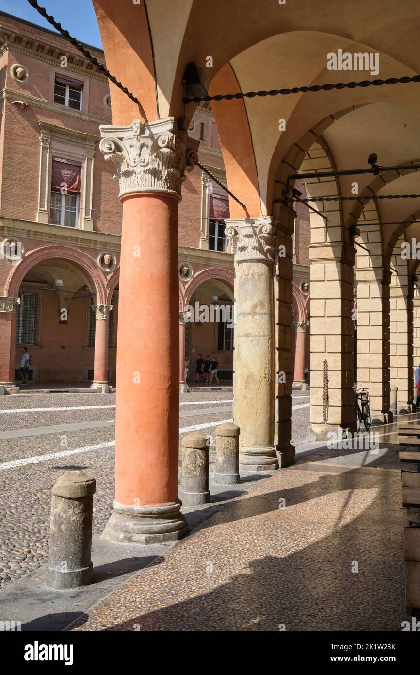 Corte Isolani Piazza Santo Stefano Bologna Italie Banque D'Images