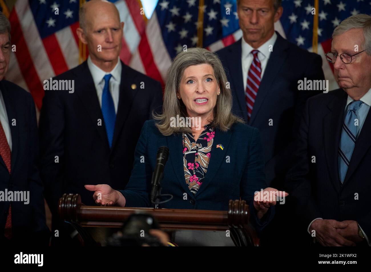 Le sénateur américain Joni Ernst (républicain de l'Iowa) fait des remarques lors du déjeuner-conférence de presse du Sénat Republicanâs, au Capitole des États-Unis à Washington, DC, mardi, 20 septembre 2022. Crédit : Rod Lamkey/CNP Banque D'Images