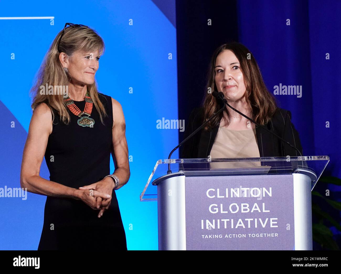 09/20/2022 New York, New York Jacqueline Novogratz, Amanda Nusz lors de l'Initiative mondiale Clinton 2022 qui s'est tenue au Hilton Midtown Tuesday 20 septembre 2022 à New York. Photo de Jennifer Graylock-Alamy News 917-519-7666 Banque D'Images