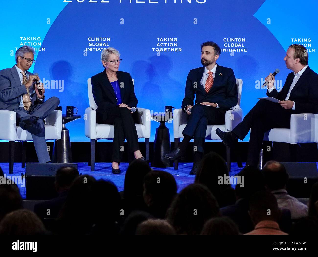 09/20/2022 New York, New York Manish Bapna, Secrétaire à l'énergie Jennifer Granholm, Alvaro Lario, Tom Rivett-Carnac lors de l'Initiative mondiale Clinton 2022 qui s'est tenue au Hilton Midtown Tuesday 20 septembre 2022 à New York. Photo de Jennifer Graylock-Alamy News 917-519-7666 Banque D'Images