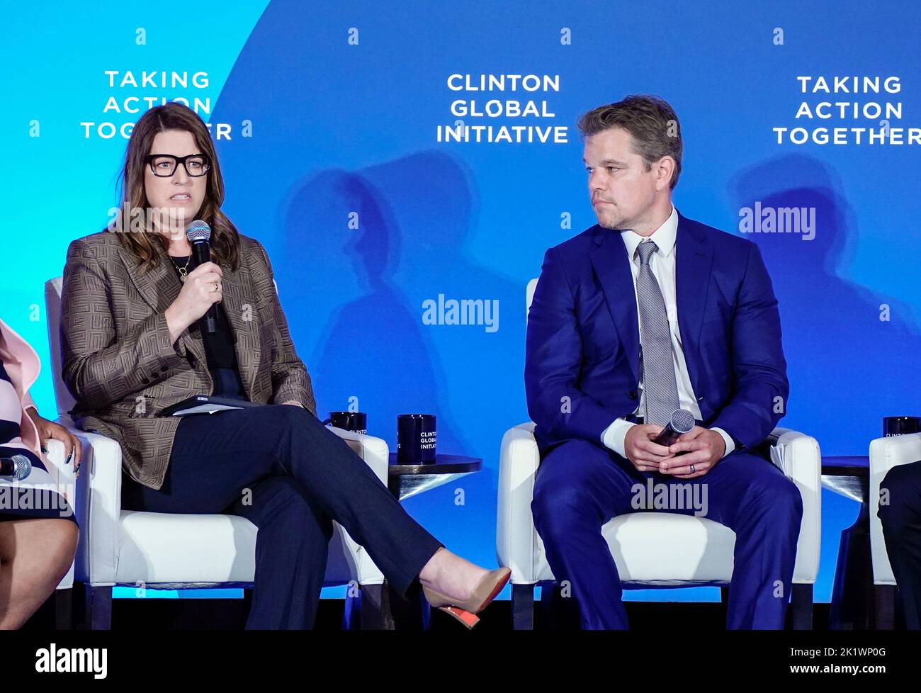 09/20/2022 New York, New York Kara Hurst, Matt Damon lors de l'Initiative mondiale Clinton 2022 qui s'est tenue au Hilton Midtown Tuesday 20 septembre 2022 à New York. Photo de Jennifer Graylock-Alamy News 917-519-7666 Banque D'Images