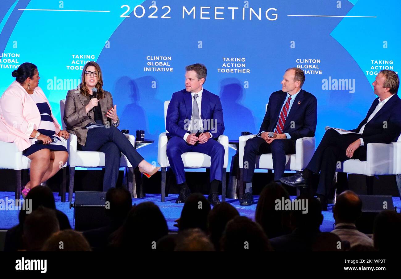 09/20/2022 New York, New York Ann Mukherjee, Kara Hurst, Matt Damon, Gary White lors de l'Initiative mondiale Clinton 2022 qui s'est tenue au Hilton Midtown Tuesday 20 septembre 2022 à New York. Photo de Jennifer Graylock-Alamy News 917-519-7666 Banque D'Images
