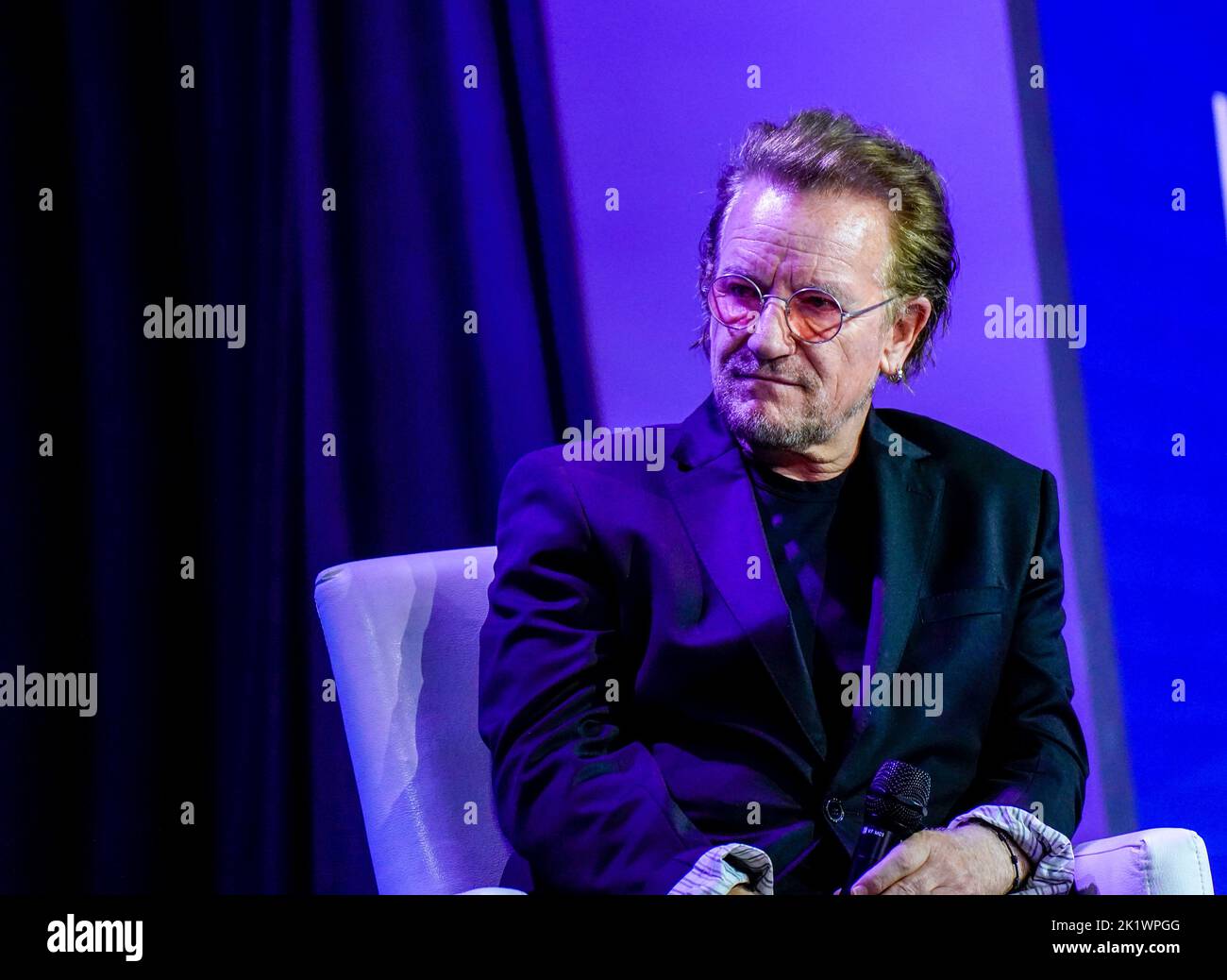 09/20/2022 New York, New York Bono lors de la Clinton Global Initiative 2022 qui s'est tenue au Hilton Midtown Tuesday 20 septembre 2022 à New York. Photo de Jennifer Graylock-Alamy News 917-519-7666 Banque D'Images