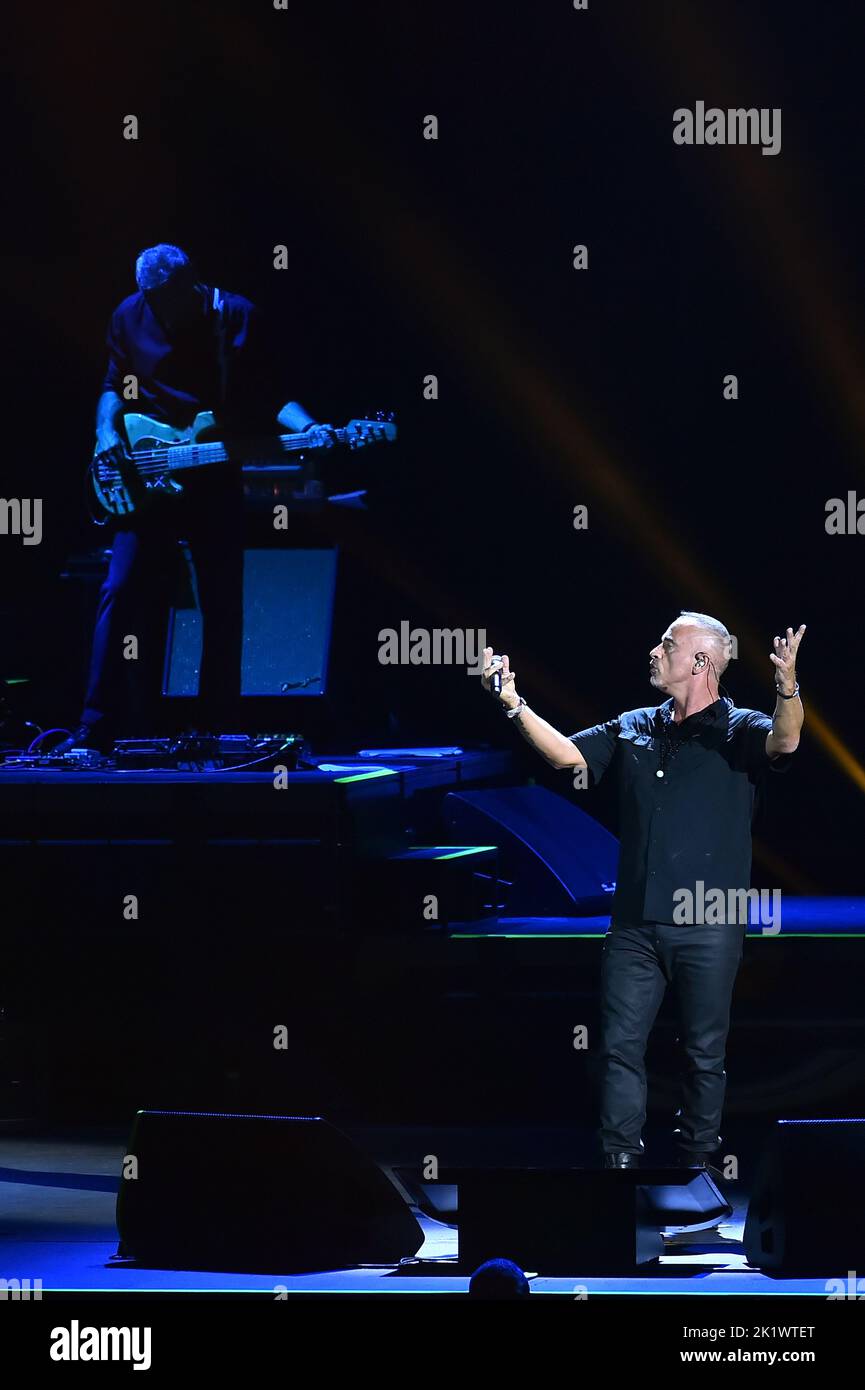  Eros Ramazzotti concert Eros Ramazzotti - Battito Infinito World Tour Illustration 