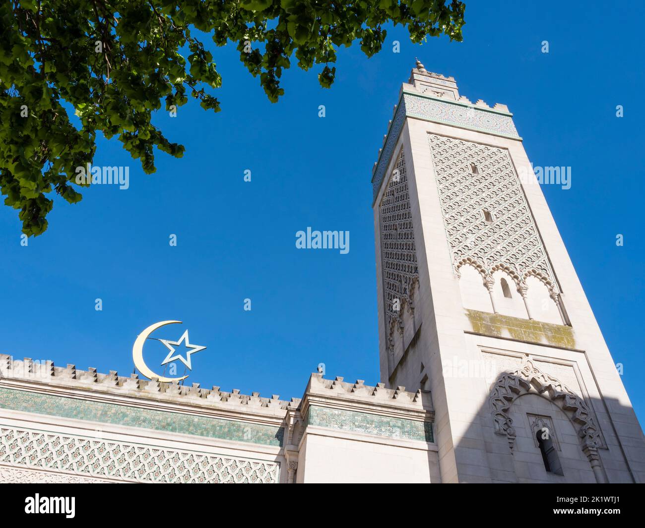 Grande Mosquée de Paris, située dans le 5th arrondissement et l'une des plus grandes mosquées de France Banque D'Images