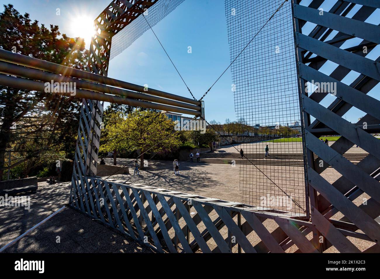 Cadre de construction ou paysage en toboggan, l'installation 1977 pour documenta, avec une vue sur Friedrichsplatz à Kassel Banque D'Images