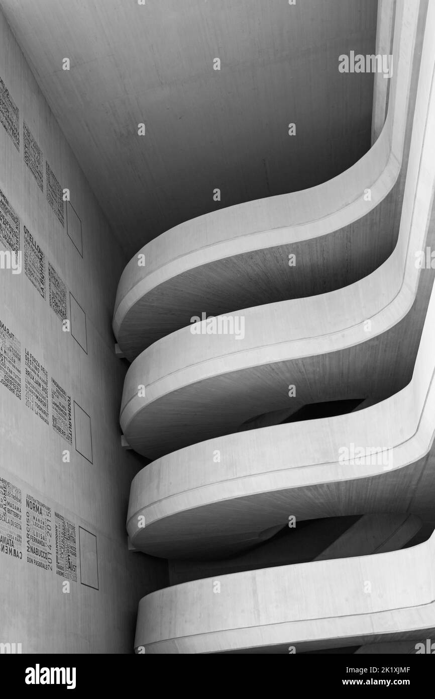 Détails intérieurs d'El Palau des Arts Reina Sofia, Opéra, à la Cité des Arts et des Sciences à Valence, Espagne en septembre - noir et blanc Banque D'Images