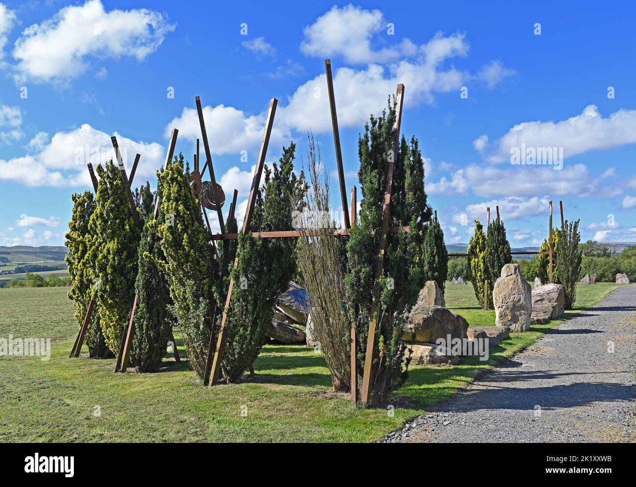 « Cosmic collisions », œuvre d'art en plein air de Charles Jencks. Crawick Multiverse, Sanquhar, Dumfries et Galloway, Écosse, Royaume-Uni, Europe. Banque D'Images