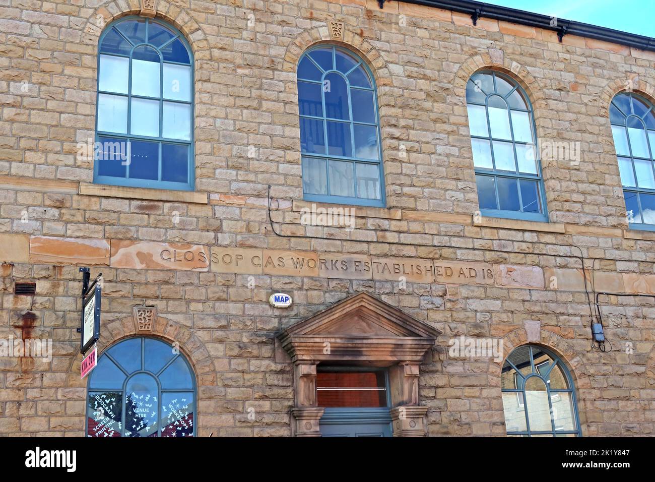 Glossop Gas Company, aujourd'hui des locaux commerciaux. Est 1845, dans Arundel Street, Glossop, High Peak, Derbyshire, ANGLETERRE, ROYAUME-UNI, SK13 7AB Banque D'Images