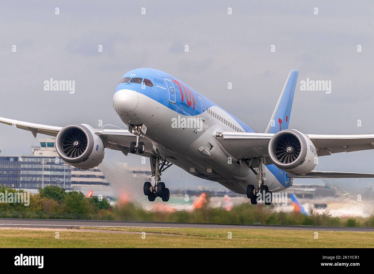 TUI Dreamliner Boeing 787-8 enregistrement G-TUIH à l'aéroport de Manvhester. Banque D'Images