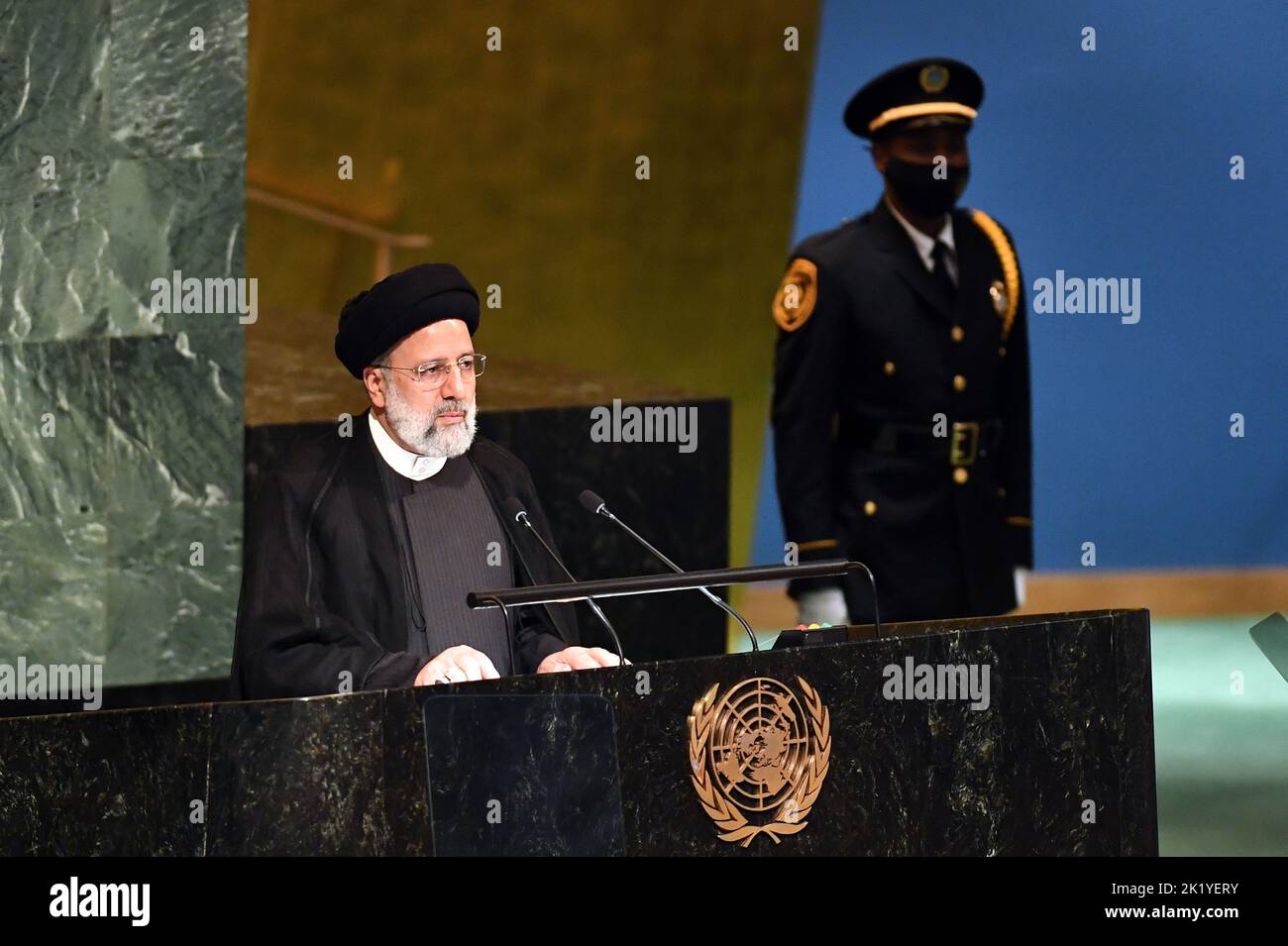 New York, États-Unis. 21st septembre 2022. Seyyed Ebrahim Raisi, Président de la République islamique d'Iran, s'adresse à la session de 77th de l'Assemblée générale au siège de l'ONU, à 21 septembre 2022. (Photo par Anthony Behar/Sipa USA) crédit: SIPA USA/Alay Live News Banque D'Images