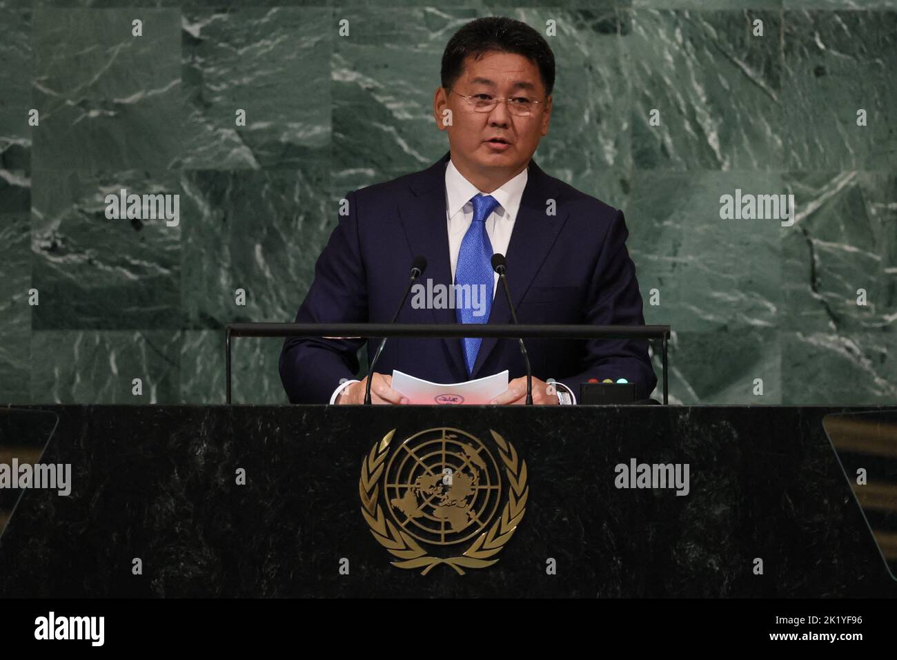 Le Président de la Mongolie, Ukhnaa Khurelsukh, s'adresse à la session de 77th de l'Assemblée générale des Nations Unies au Siège de l'ONU à New York, aux États-Unis, au 21 septembre 2022. REUTERS/Brendan McDermid Banque D'Images