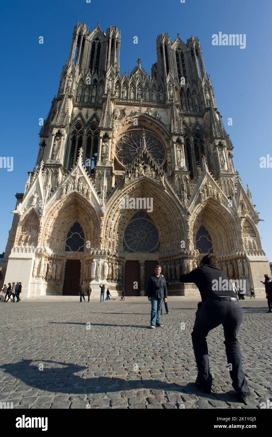 L'édition de la cathédrale de Reims a commence en 1211. Depuis le baptême de Clovis, la cathédrale notre-Dame ont été destinés au sacré-cœur des Rois de FR Banque D'Images