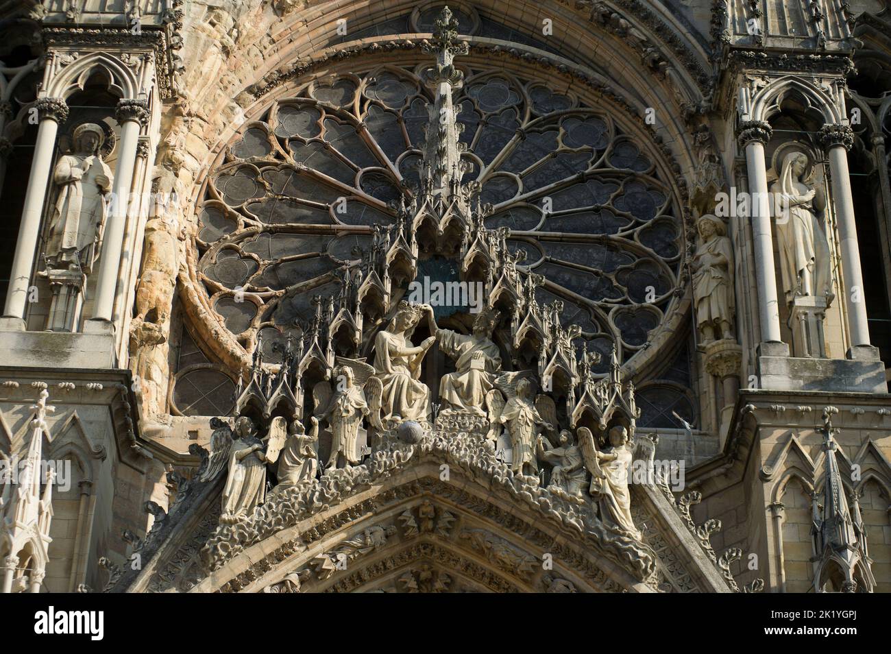 L'édition de la cathédrale de Reims a commence en 1211. Depuis le baptême de Clovis, la cathédrale notre-Dame ont été destinés au sacré-cœur des Rois de FR Banque D'Images