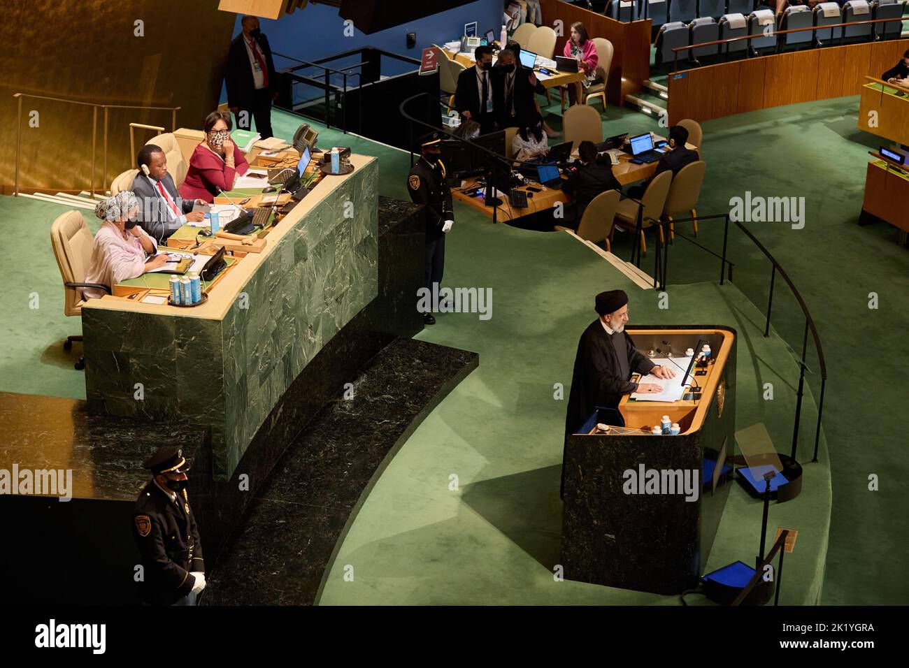 New York, NY, États-Unis. 21st septembre 2022. Son Excellence Seyyed Ebrahim Raisi, Président de la République islamique d'Iran, prend la parole au débat général de la session de 77th de l'Assemblée générale des Nations Unies. (Image de crédit : © Mark J. Sullivan/ZUMA Press Wire) Banque D'Images