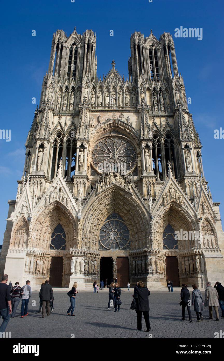 L'édition de la cathédrale de Reims a commence en 1211. Depuis le baptême de Clovis, la cathédrale notre-Dame ont été destinés au sacré-cœur des Rois de FR Banque D'Images