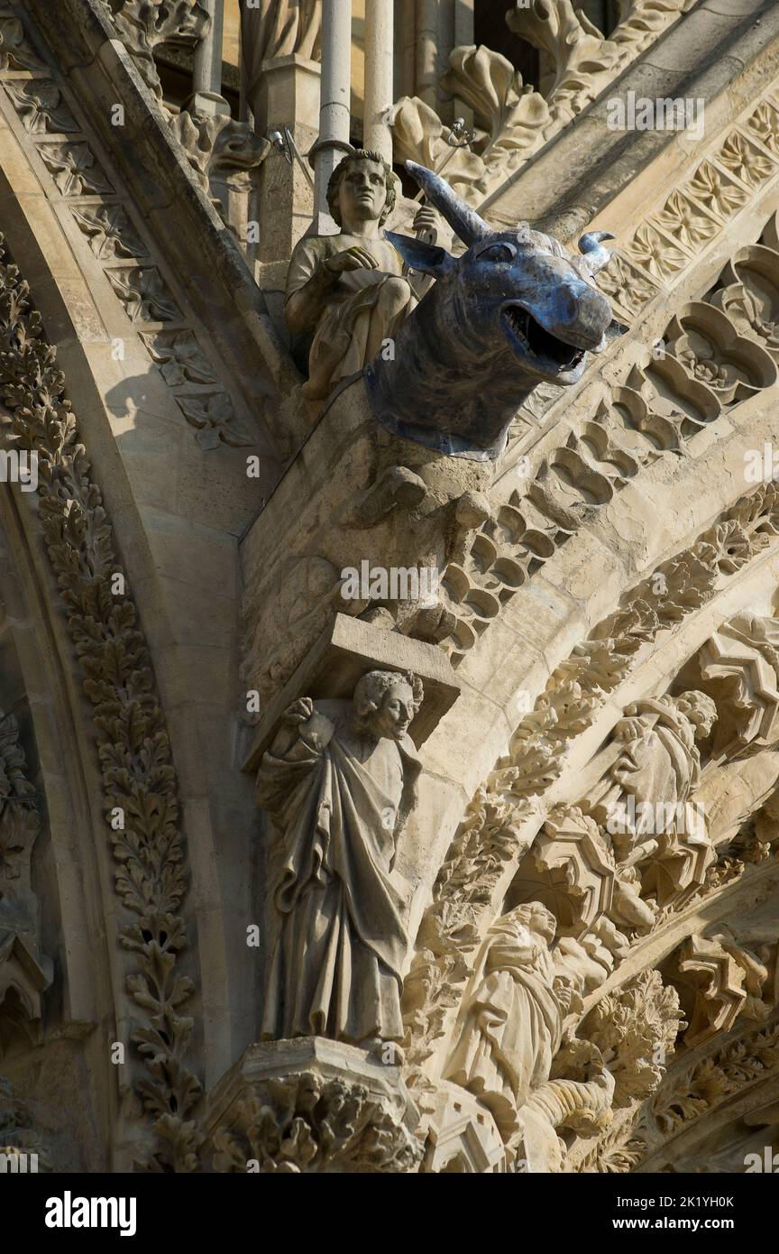 L'édition de la cathédrale de Reims a commence en 1211. Depuis le baptême de Clovis, la cathédrale notre-Dame ont été destinés au sacré-cœur des Rois de FR Banque D'Images