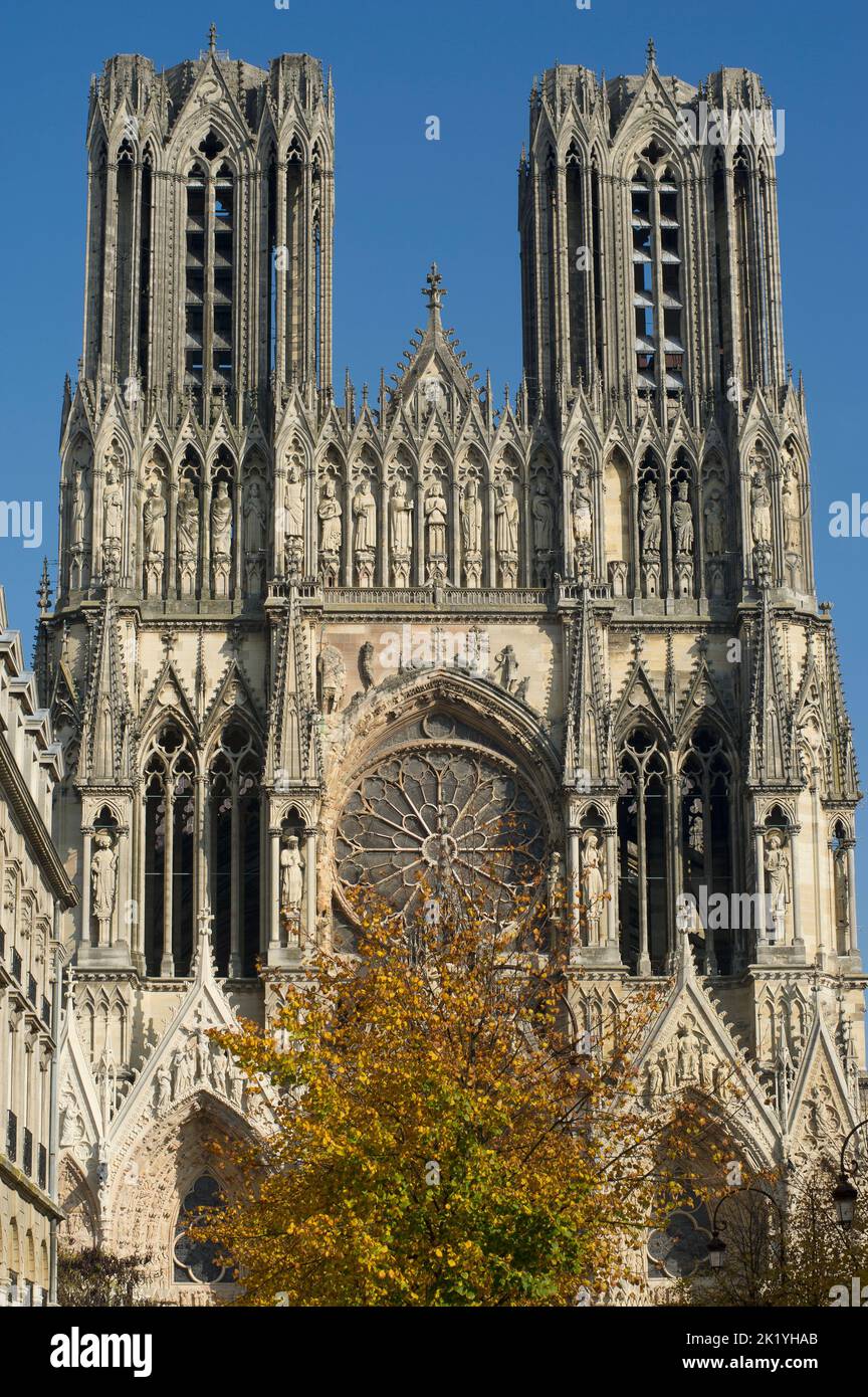 L'édition de la cathédrale de Reims a commence en 1211. Depuis le baptême de Clovis, la cathédrale notre-Dame ont été destinés au sacré-cœur des Rois de FR Banque D'Images
