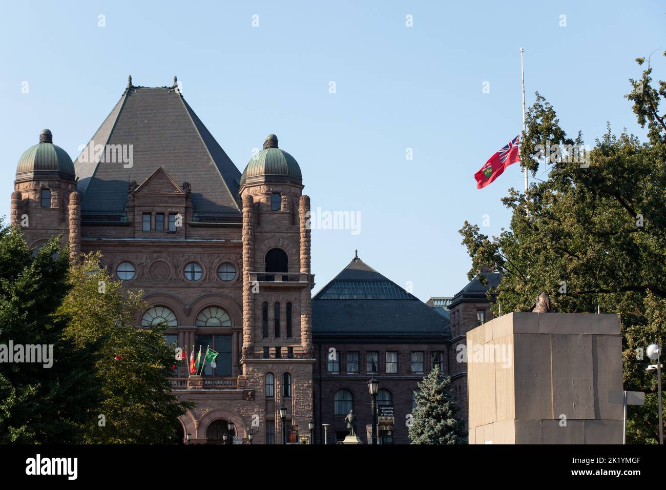 Queens Park, l'Assemblée législative de l'Ontario vu par une journée claire et ensoleillée. Banque D'Images