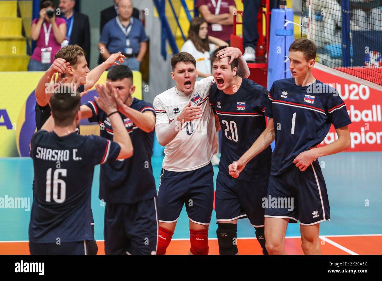 Exultation de l'équipe de Slovaquie. Pendant U20 Championnat d'Europe - France contre Slovaquie, les Intenationals de Volleyball à Montesilvano/Vasto, Italie, 21 septembre 2022 Banque D'Images