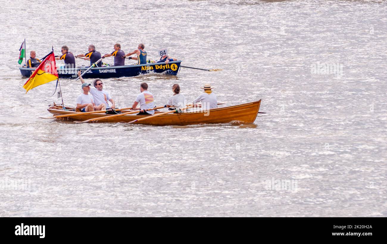 La Great River Race, le marathon de la rivière de Tower Hamlets à Richmond beaucoup s'efforeront de remporter le Challenge Trophy Banque D'Images