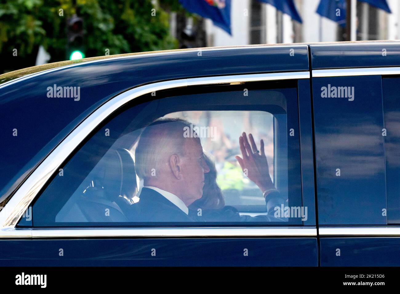 Les dirigeants du monde rendent hommage à la reine Elizabeth II à Westminster Hall cet après-midi. Photo : LE président AMÉRICAIN Joe Biden et la première dame Jill Biden quittent l'hôtel Banque D'Images