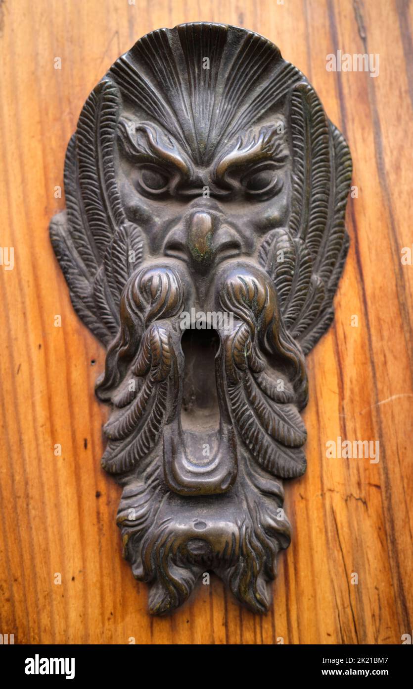 Orné Bronze Door Knocker Bologne Italie Banque D'Images