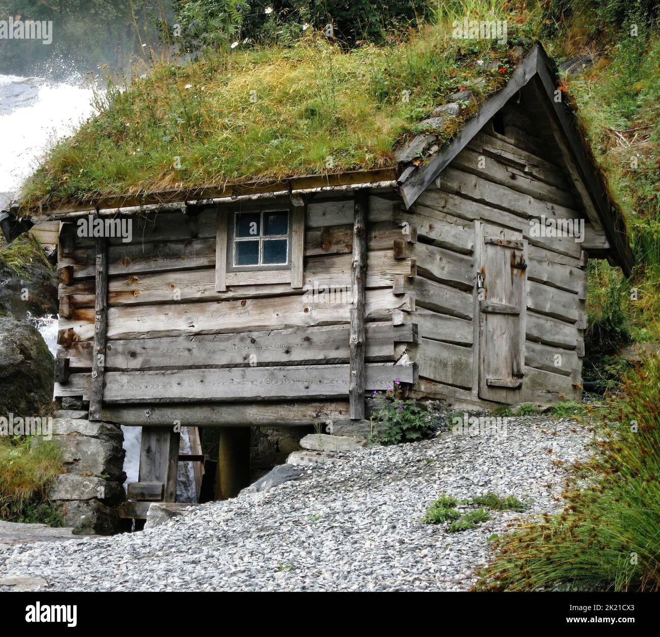 Paysages norvégiens - les maisons norvégiennes caractéristiques Banque D'Images