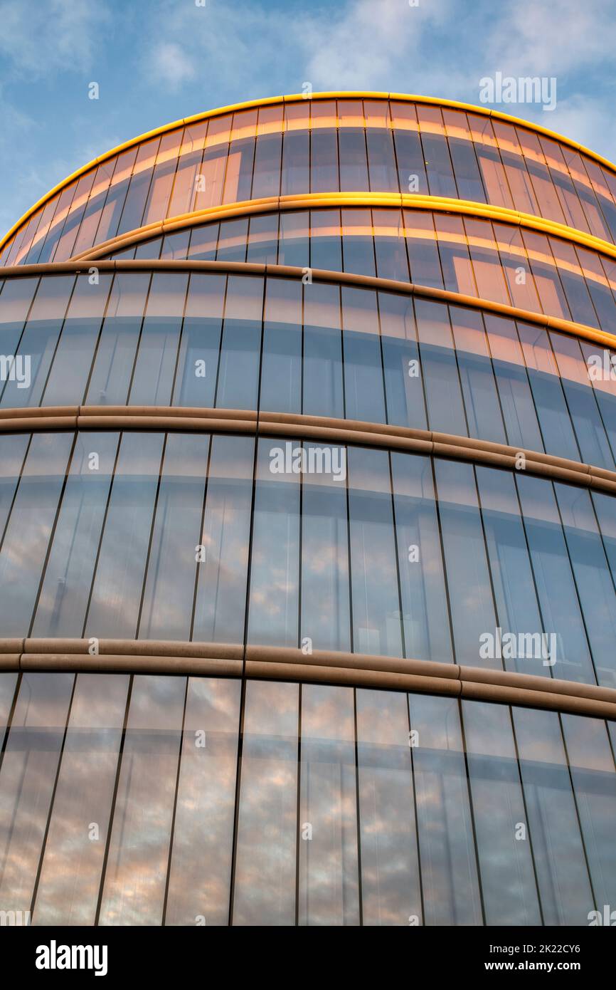 Blavatnik École de l'architecture gouvernementale réflexions en début de matinée. Oxford, Oxfordshire, Angleterre Banque D'Images