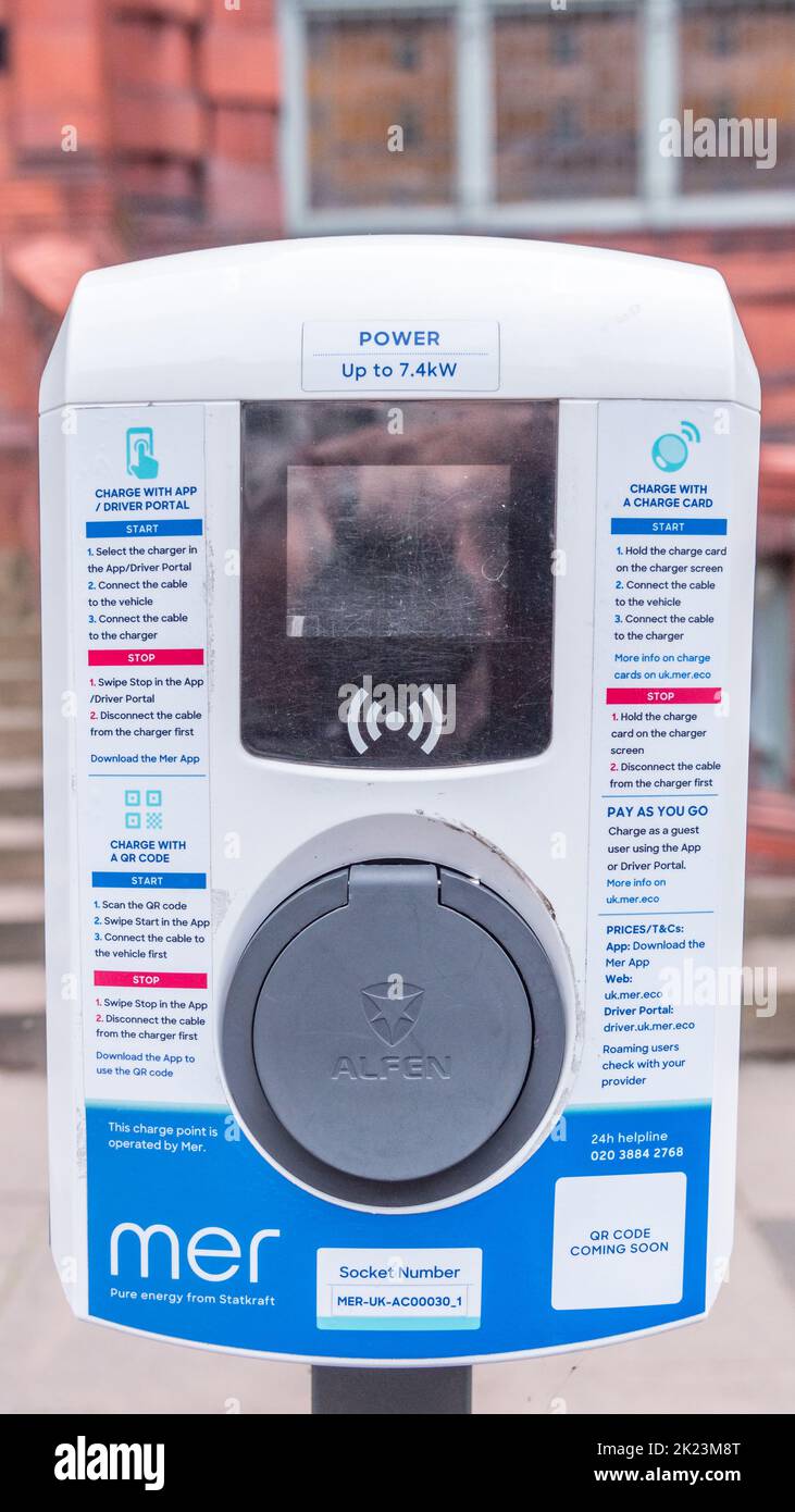 Royaume-Uni, Durham - 17 juillet 2022: Point de recharge de véhicule électrique seulement. Concept SutEsutabilité Banque D'Images