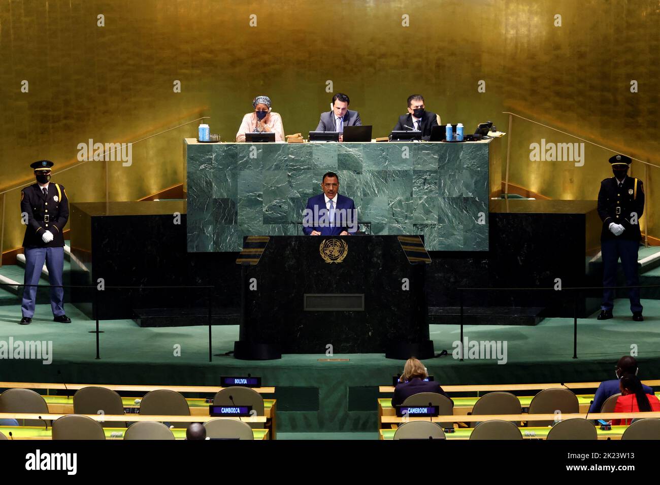 Le président du Niger, Mohamed Bazoum, s'adresse à la session de 77th de l'Assemblée générale des Nations Unies au siège de l'ONU à New York, aux États-Unis, au 22 septembre 2022. REUTERS/Mike Segar Banque D'Images