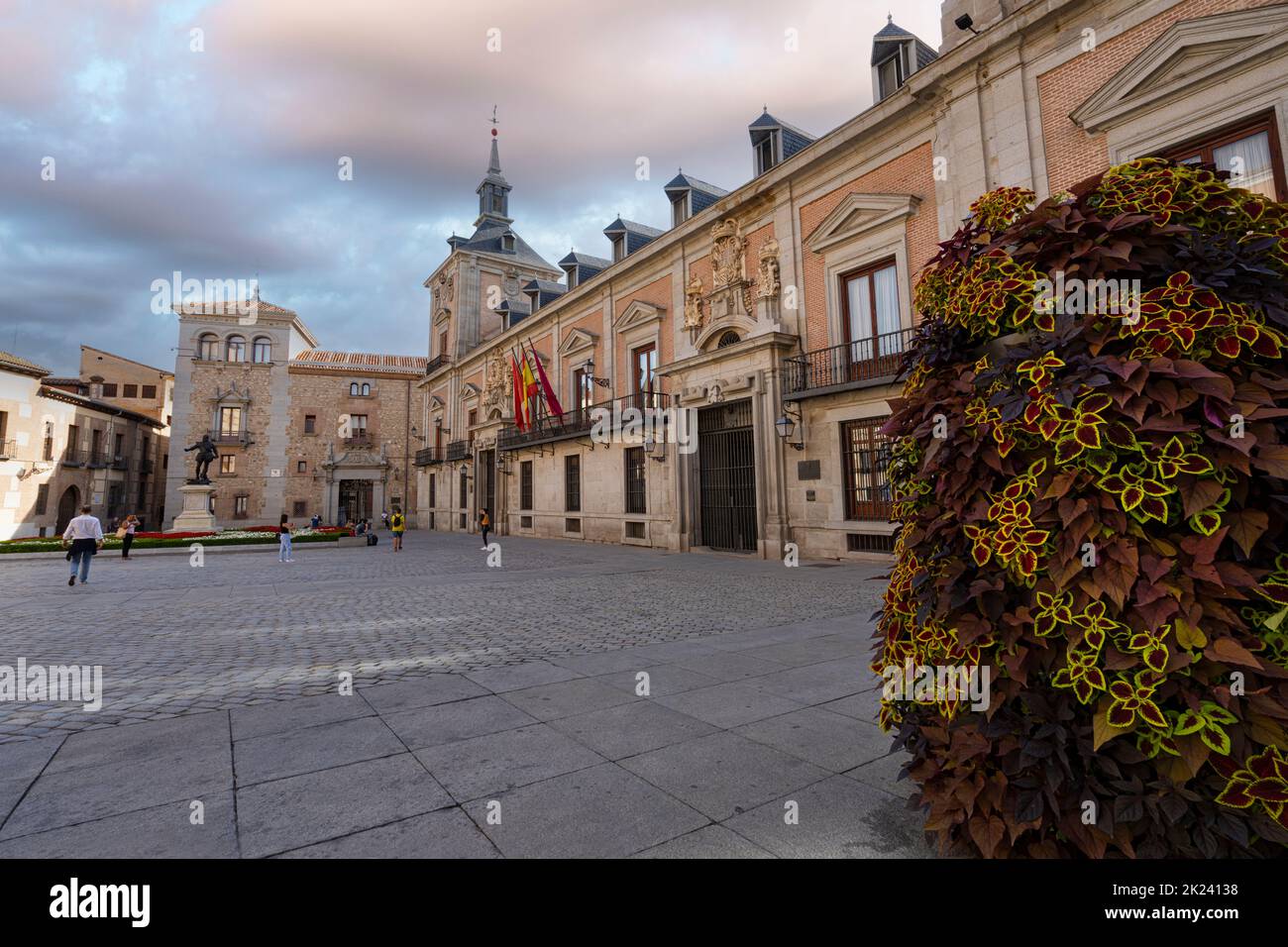 Madrid, Espagne, septembre 2022. Bâtiment Casa de la Villa sur la même place dans le centre-ville Banque D'Images