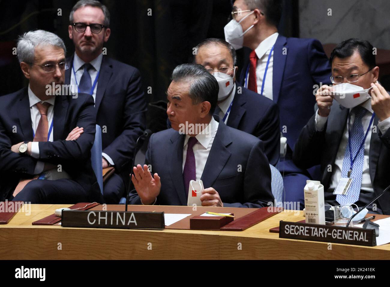 Le ministre chinois des Affaires étrangères, Wang Yi, assiste à une réunion de haut niveau du Conseil de sécurité des Nations Unies sur la situation dans le contexte de l'invasion de l'Ukraine par la Russie, lors de la session de 77th de l'Assemblée générale des Nations Unies au siège de l'ONU à New York, États-Unis, 22 septembre 2022. REUTERS/Brendan McDermid Banque D'Images