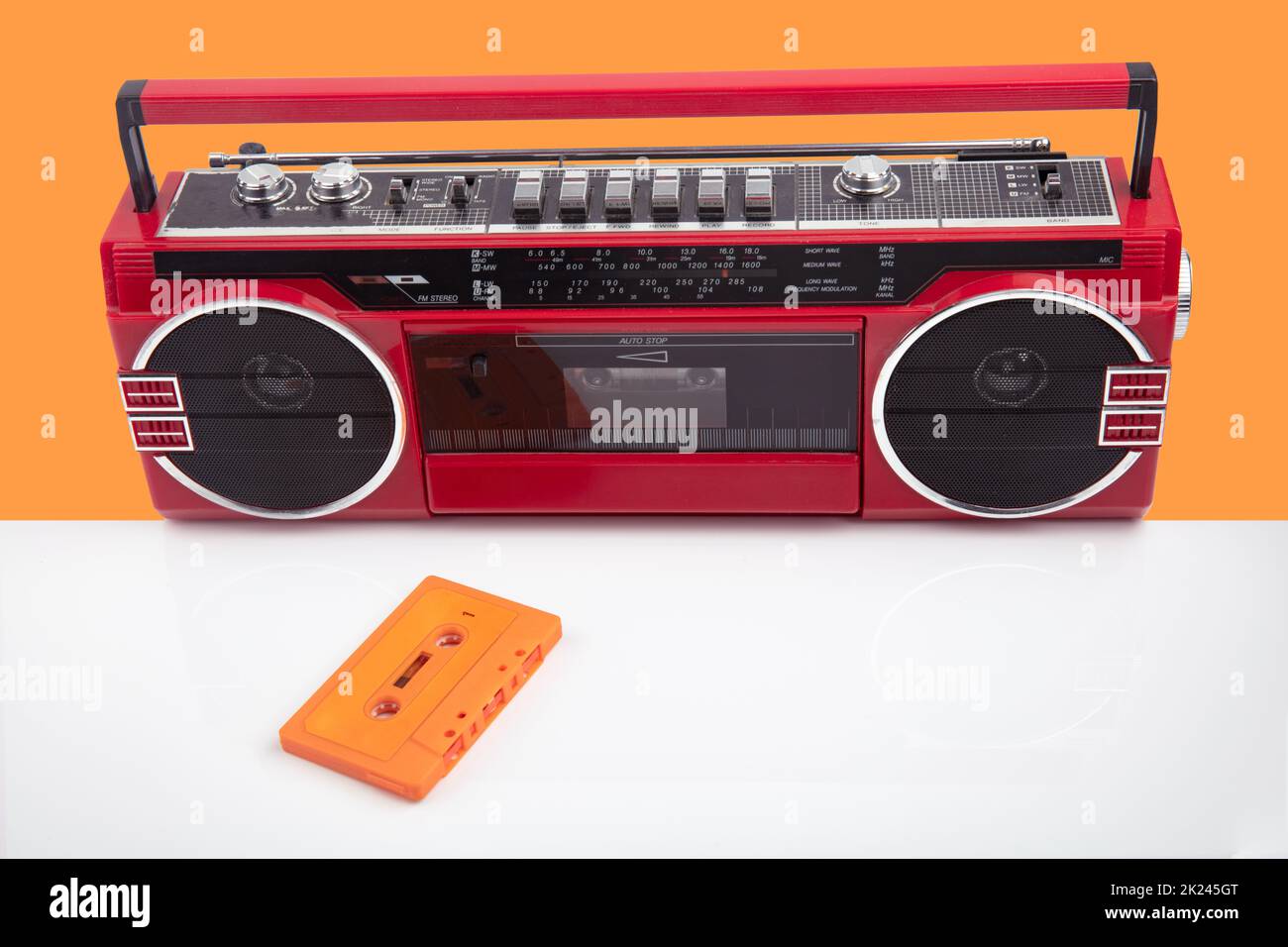 Antique audio stereo vintage cassette boombox Banque de photographies et  d'images à haute résolution - Alamy