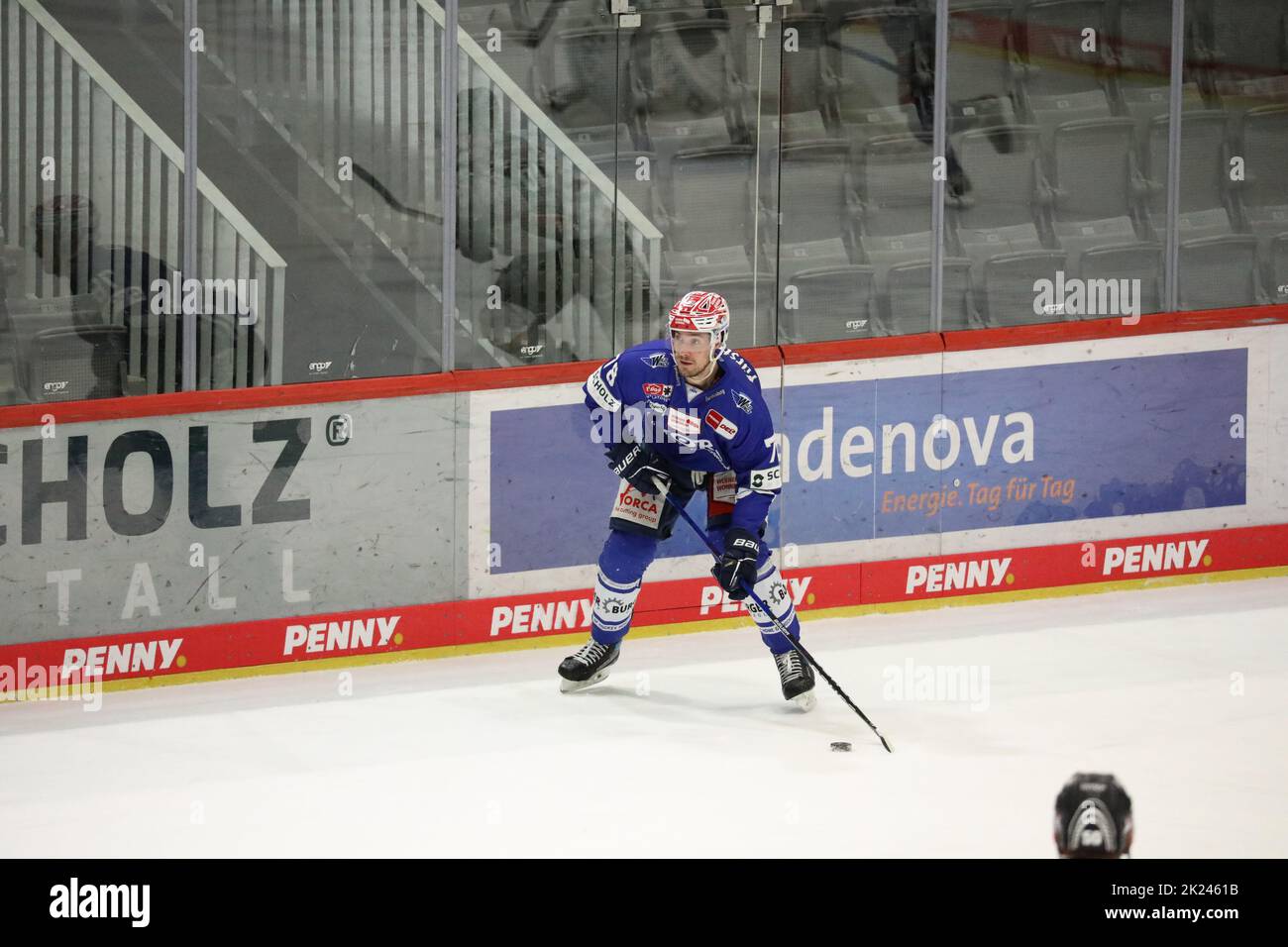 Will Weber (SERC Wild Wings) beim Spiel der DEL, 40. Sptg.: SERC Wild Wings vs Kölner Haie Banque D'Images