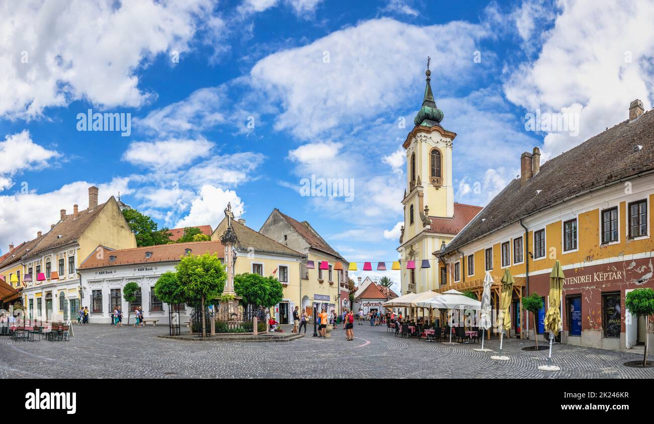 Szentendre, Hongrie 19.08.2021.Bâtiment historique sur la place principale de la vieille ville de Szentendre, Hongrie, par une belle journée d'été Banque D'Images