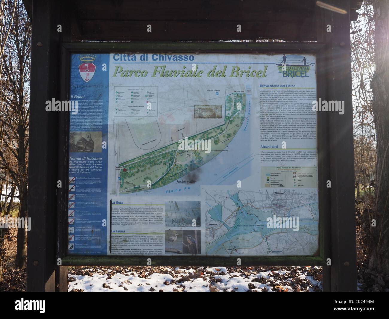 CHIVASSO, ITALIE - VERS DÉCEMBRE 2021 : parc de la Bricel sur les rives du po et du canal de Cavour Banque D'Images