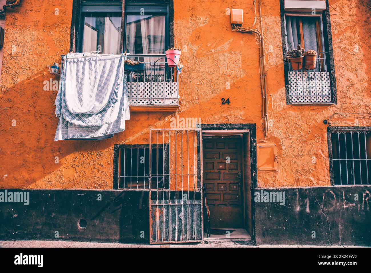 Détail des anciennes maisons et bâtiments traditionnels du centre historique de la ville de Huesca, Espagne Banque D'Images