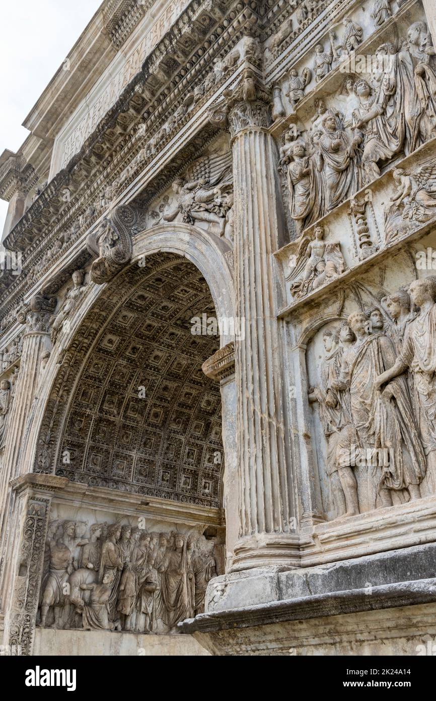 Arche de Trajan, ancienne arche triomphale romaine, Benevento, Campanie, Italie Banque D'Images