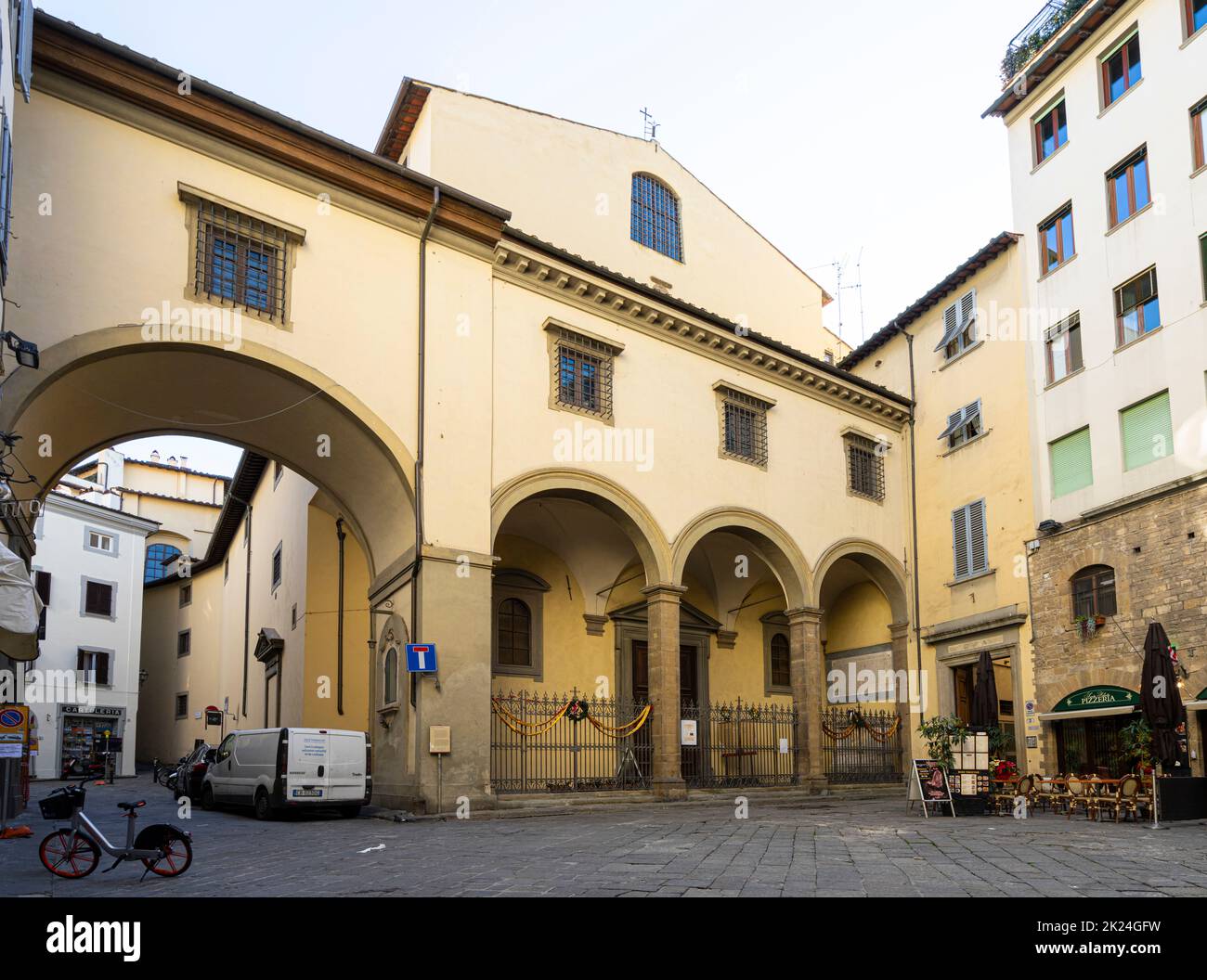 Florence, Italie.Janvier 2022. Vue extérieure de l'église Santa Felicita dans le centre-ville Banque D'Images