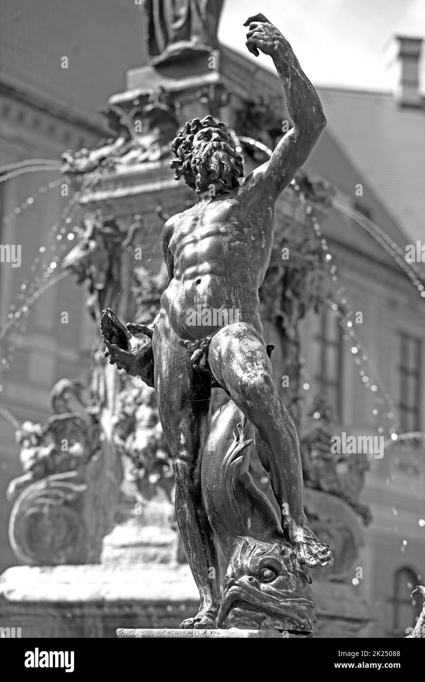 'Poseidon' ou 'Neptun' Skulptur am Monumentalbrunnen im Brunnenhof der Münchner Residenz von 'Hans Krumpper' und 'Hubert Gerhard' im Stil der Renais Banque D'Images
