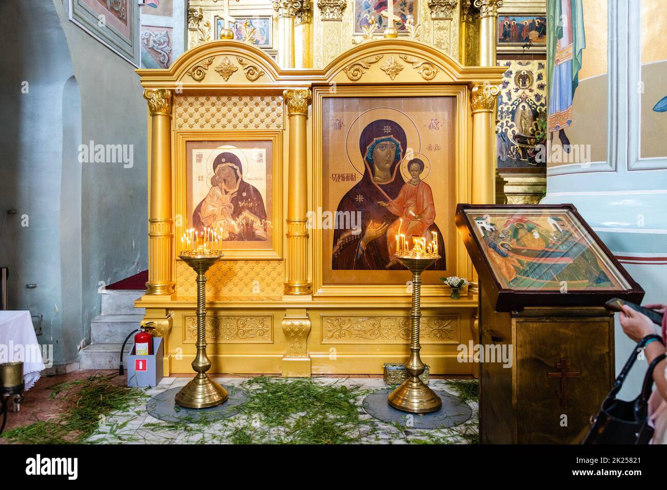 Kolomna, Russie - 11 juin 2022: Principales icônes de l'Assomption (Uspenskiy) Cathédrale du Kremlin de Kolomna dans la vieille ville de Kolomna Banque D'Images