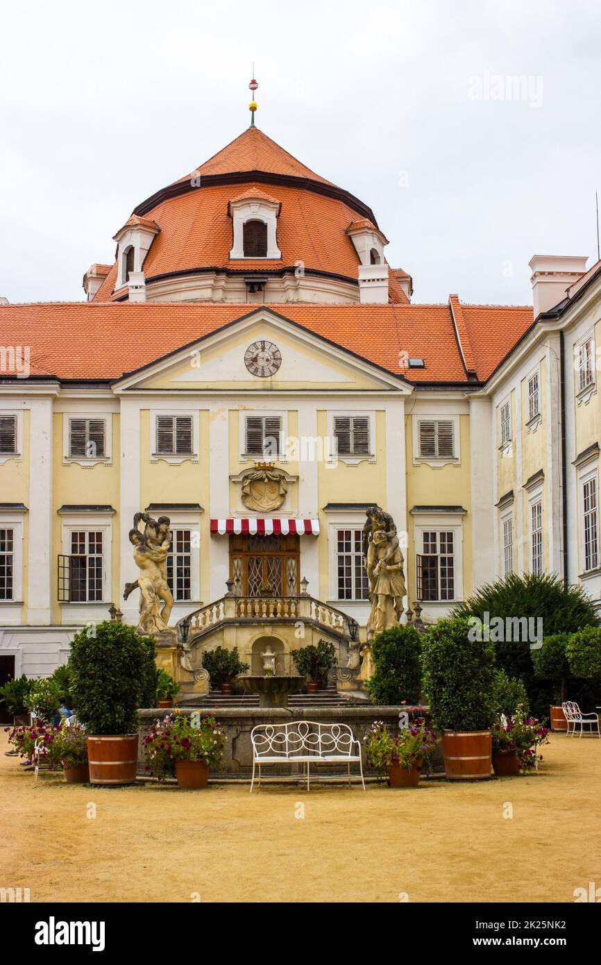 La cour du château Vranov nad Dyji Banque D'Images