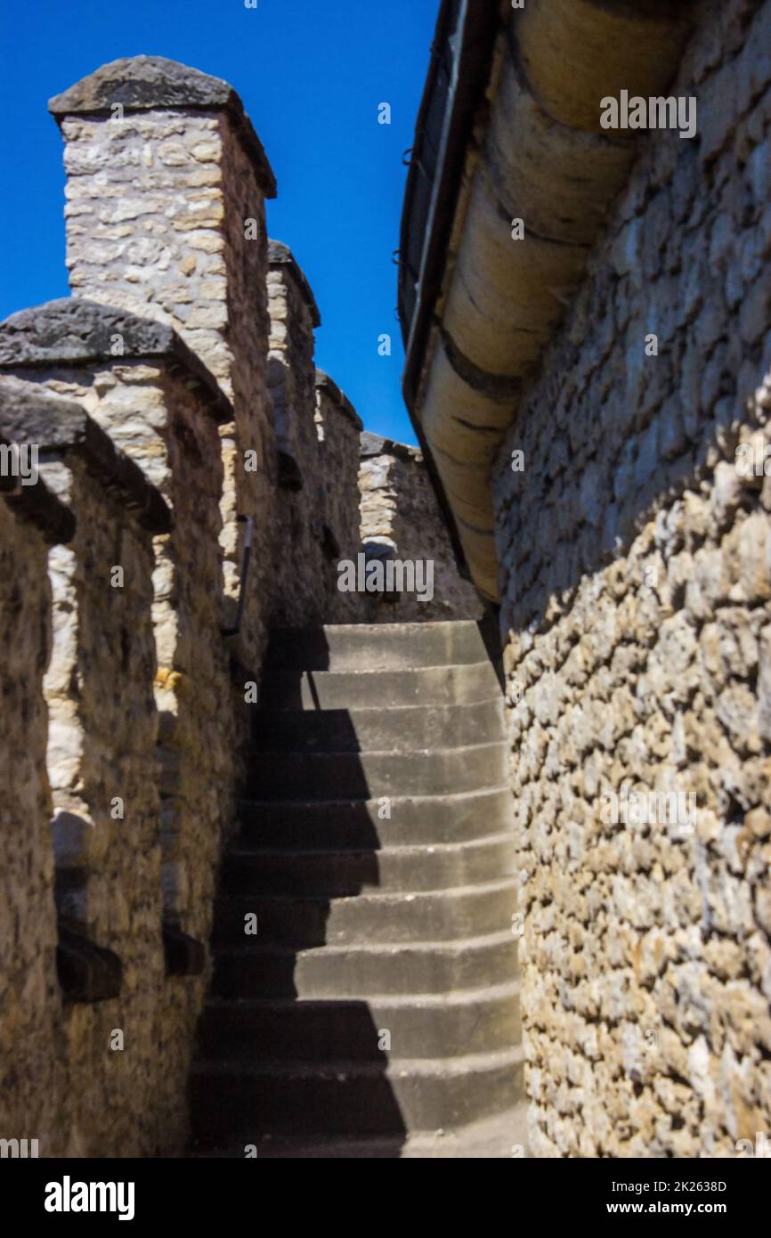 Vue sur les murs du château de Kokorin Banque D'Images