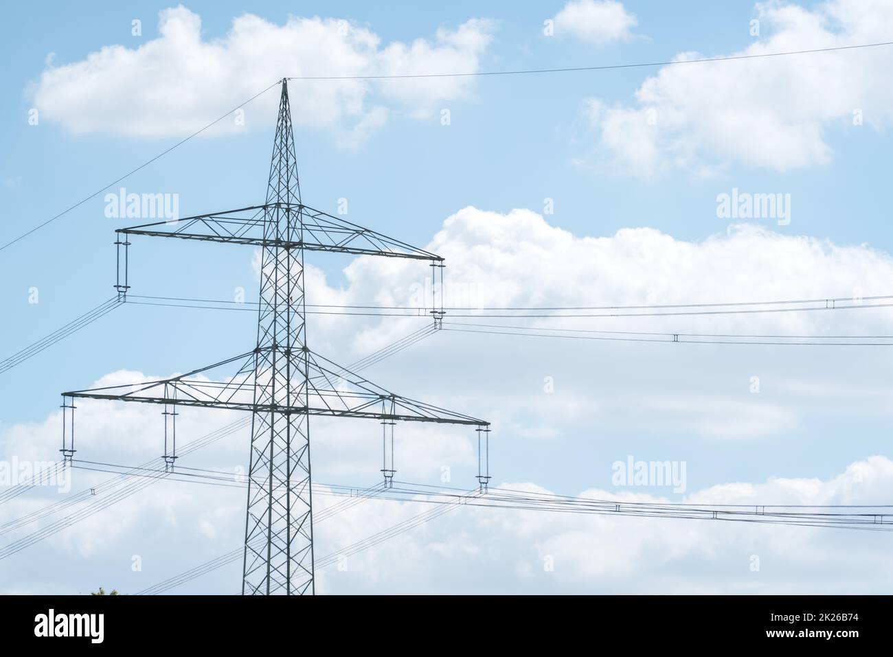 Pylône d'électricité pour une transmission de puissance libre étendue de haute tension Banque D'Images