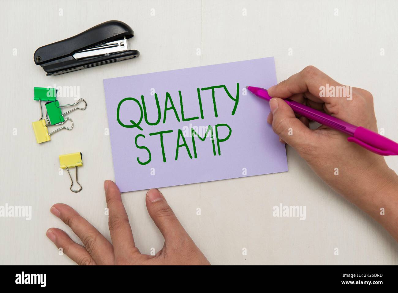 Légende de texte présentant un tampon de qualité. Approche d'affaires sceau d'approbation bonne impression qualifié passé inspection flashy fournitures de bureau d'école, enseignement Collections d'apprentissage, Outils de rédaction Banque D'Images