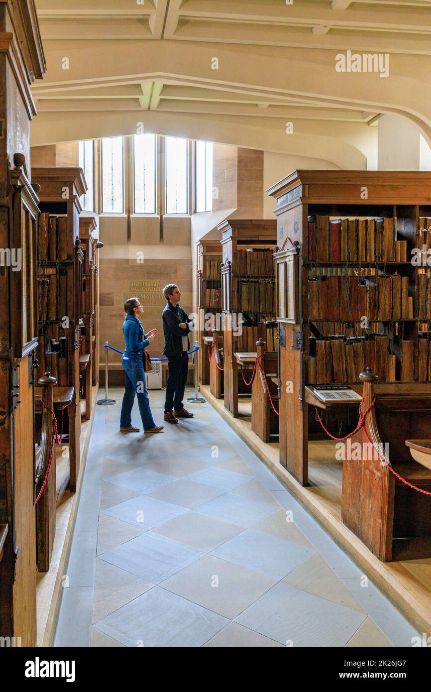 La bibliothèque chaînée de 17th siècles de la cathédrale de Hereford est le plus grand exemple survivant en Europe, Herefordshire, Angleterre, Royaume-Uni Banque D'Images