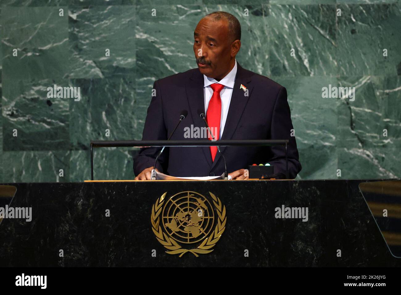 Le Président du Soudan Abdel Fattah al-Burhan s'adresse à la session de 77th de l'Assemblée générale des Nations Unies au siège de l'ONU à New York, aux États-Unis, au 22 septembre 2022. REUTERS/Mike Segar Banque D'Images