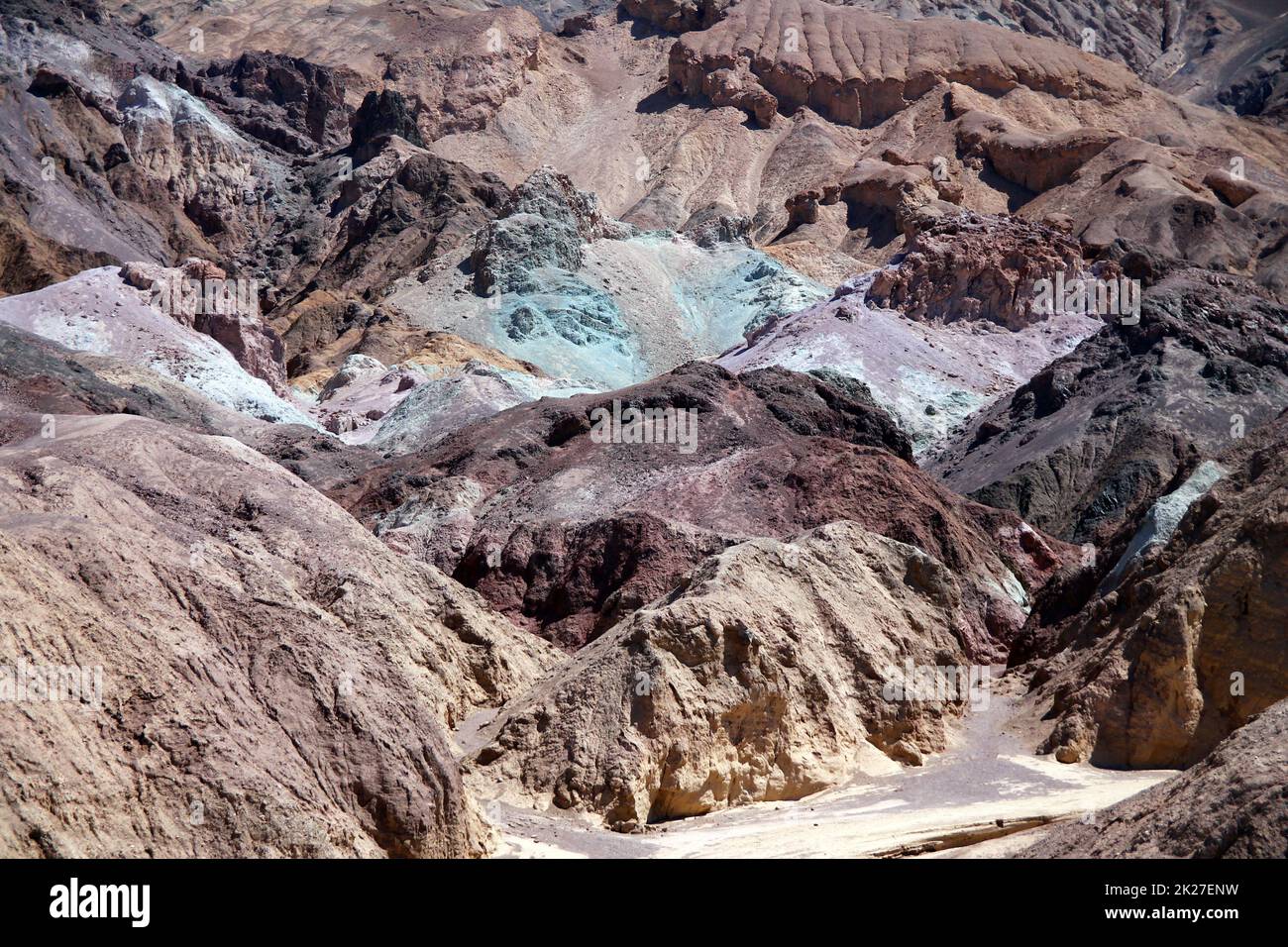 Les couleurs du désert sous le soleil chaud du désert de la Vallée de la mort Banque D'Images