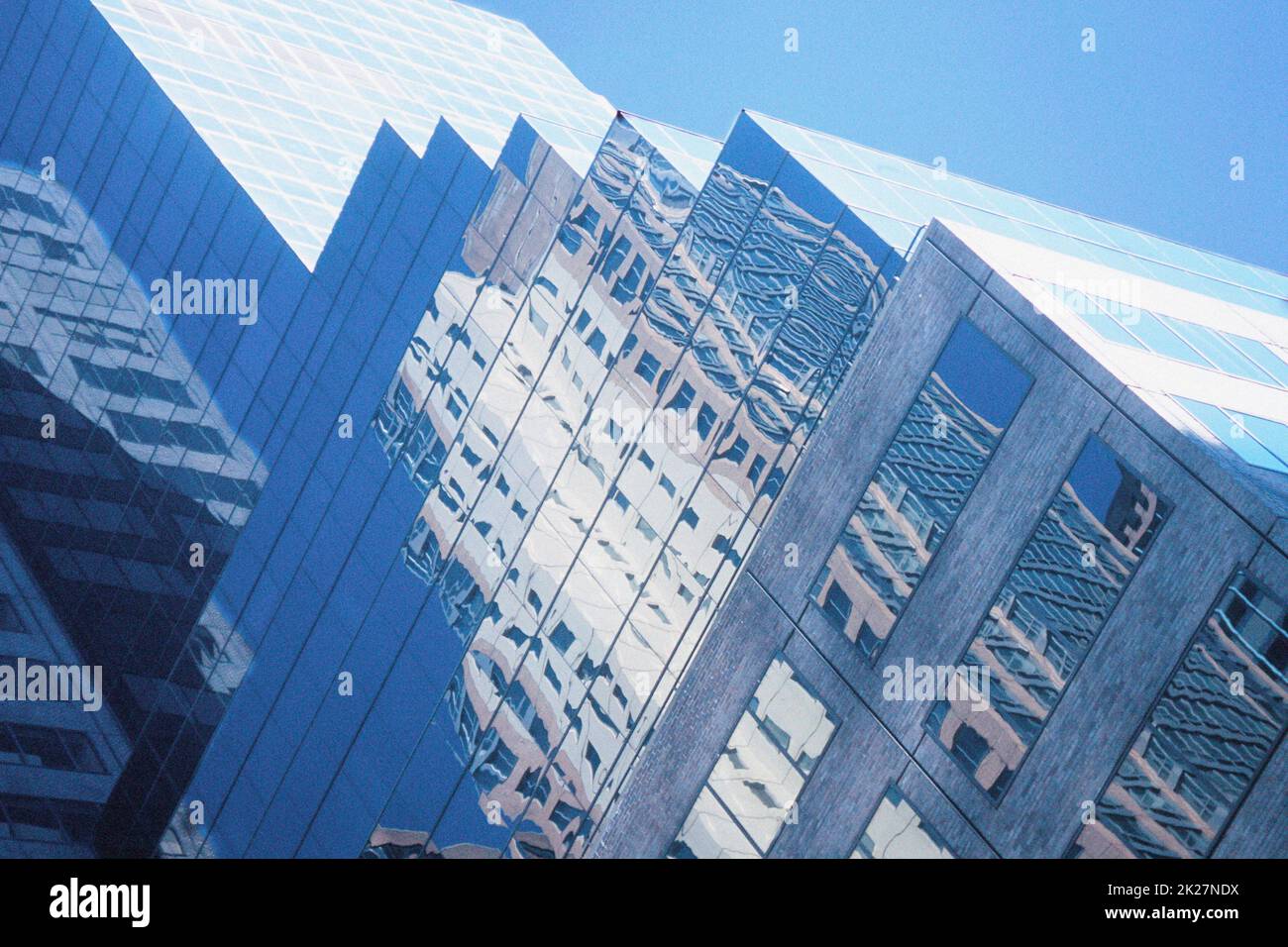 Architecture gratte-ciel de New York. Immeuble de bureaux situé sur 3rd Avenue à Midtown Manhattan, New York City, États-Unis Banque D'Images